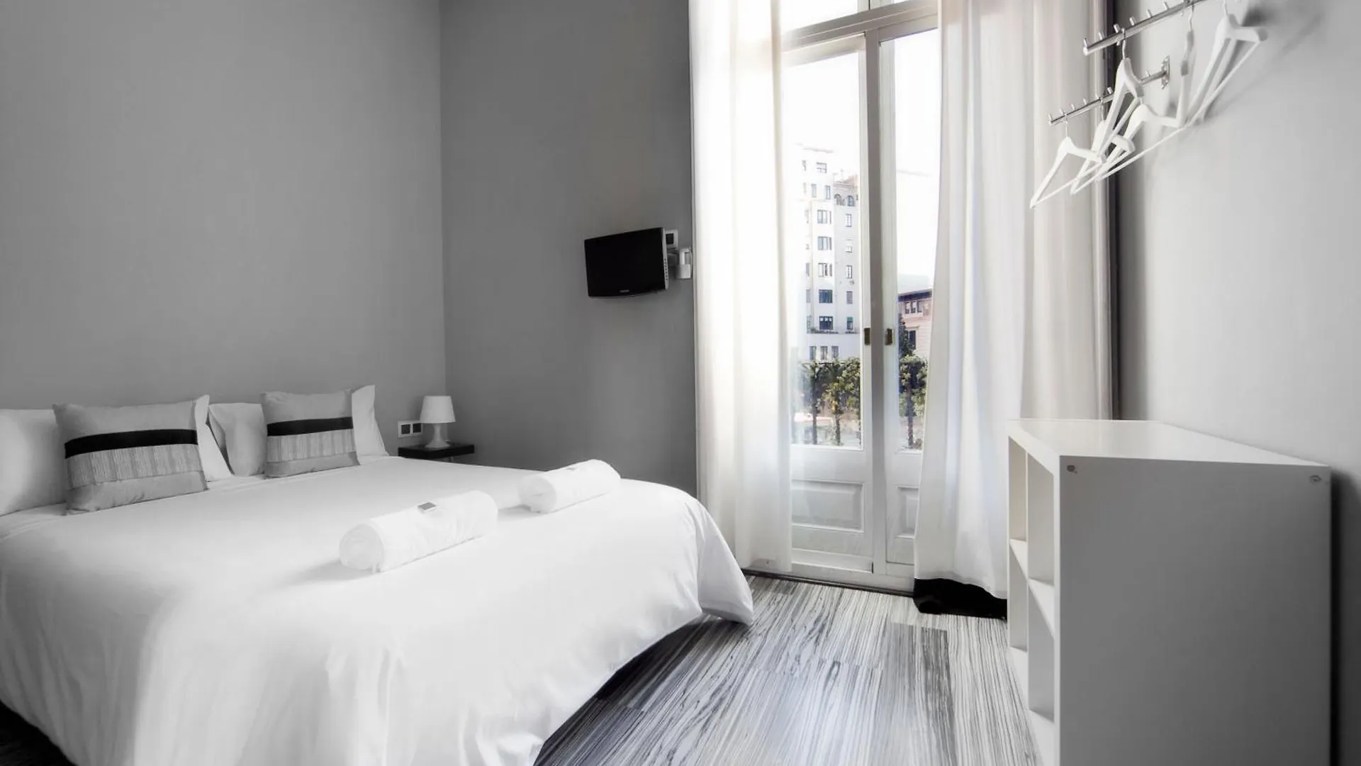 Hostal Boutique Khronos Барселона Гостевой дом